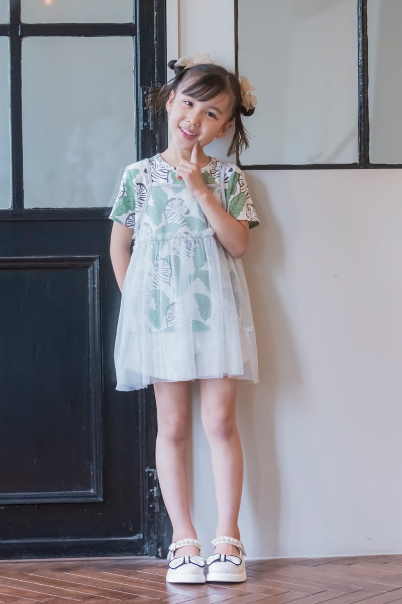 モデル 吉田ひおり