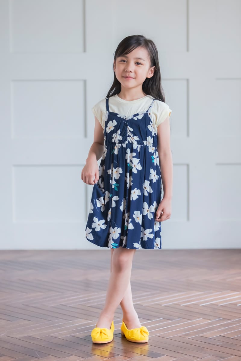 モデル 吉田ひおり