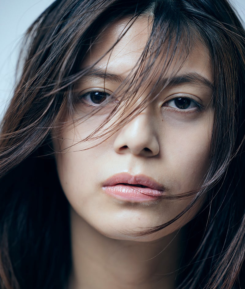 モデル アレクシス ALEXIS