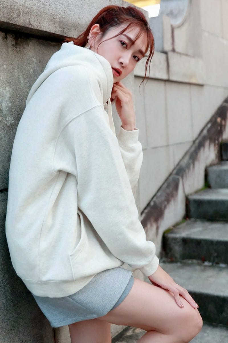 モデル 尾藤彩水 BITOU AYAMI