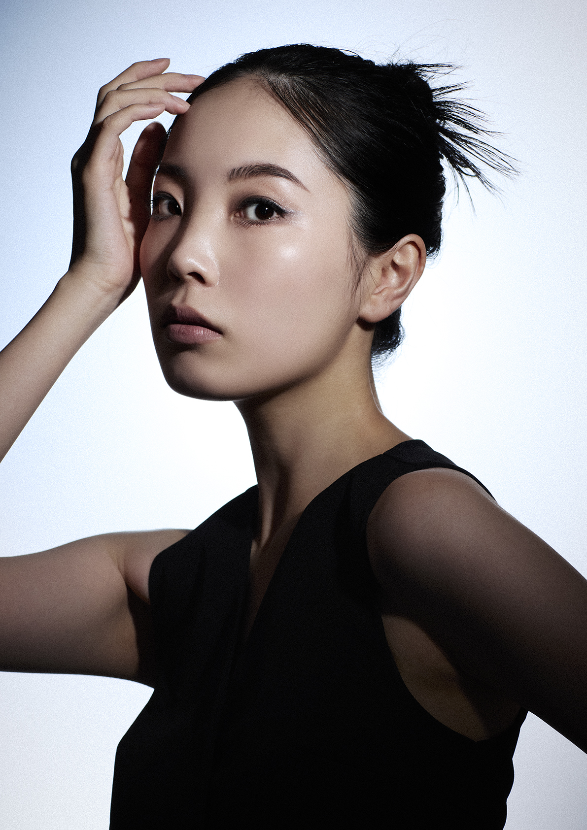 モデル 桃華 MOMOKA