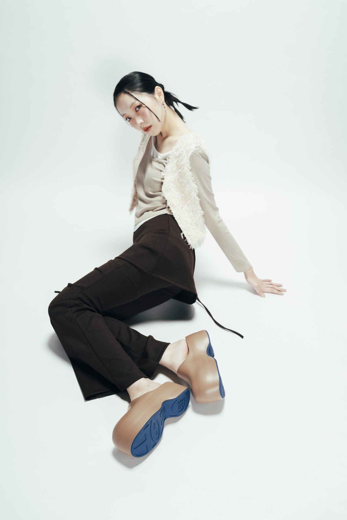 モデル 桃華 MOMOKA