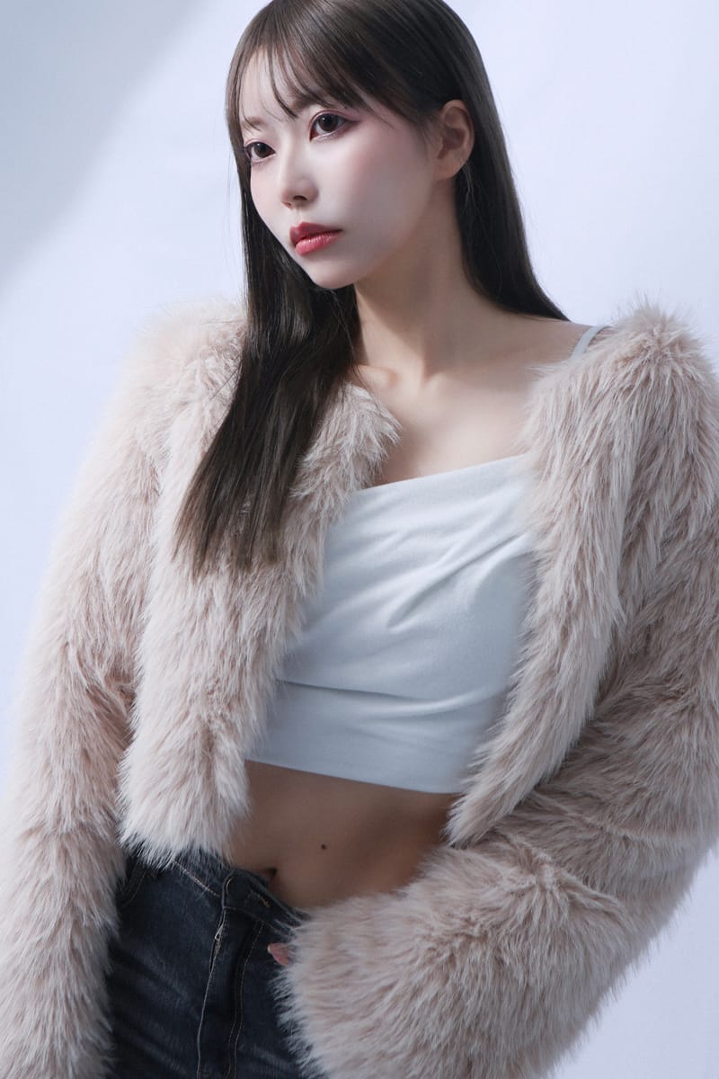 モデル 大﨑エリカ OSAKI ERIKA