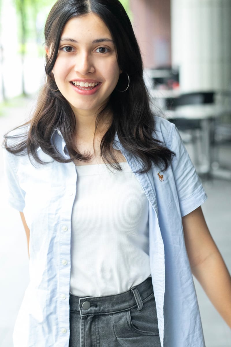 モデル ティナ TINA